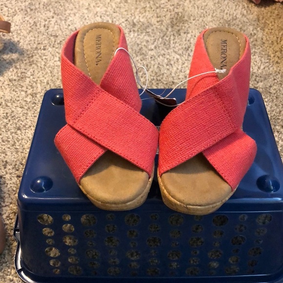 Merona Wedges - Picture 1 of 4